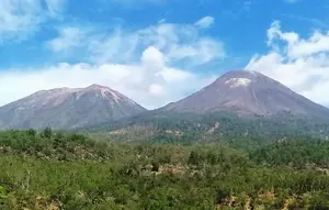 Lewotobi Perempuan, Sisi Lain Gunung Kembar NTT yang Jarang Terekspose