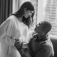 Mikhaila Patritz dan Fardhan Khan beberapa saat sebelum proses persalinan (Instagram/mikailapatritz)