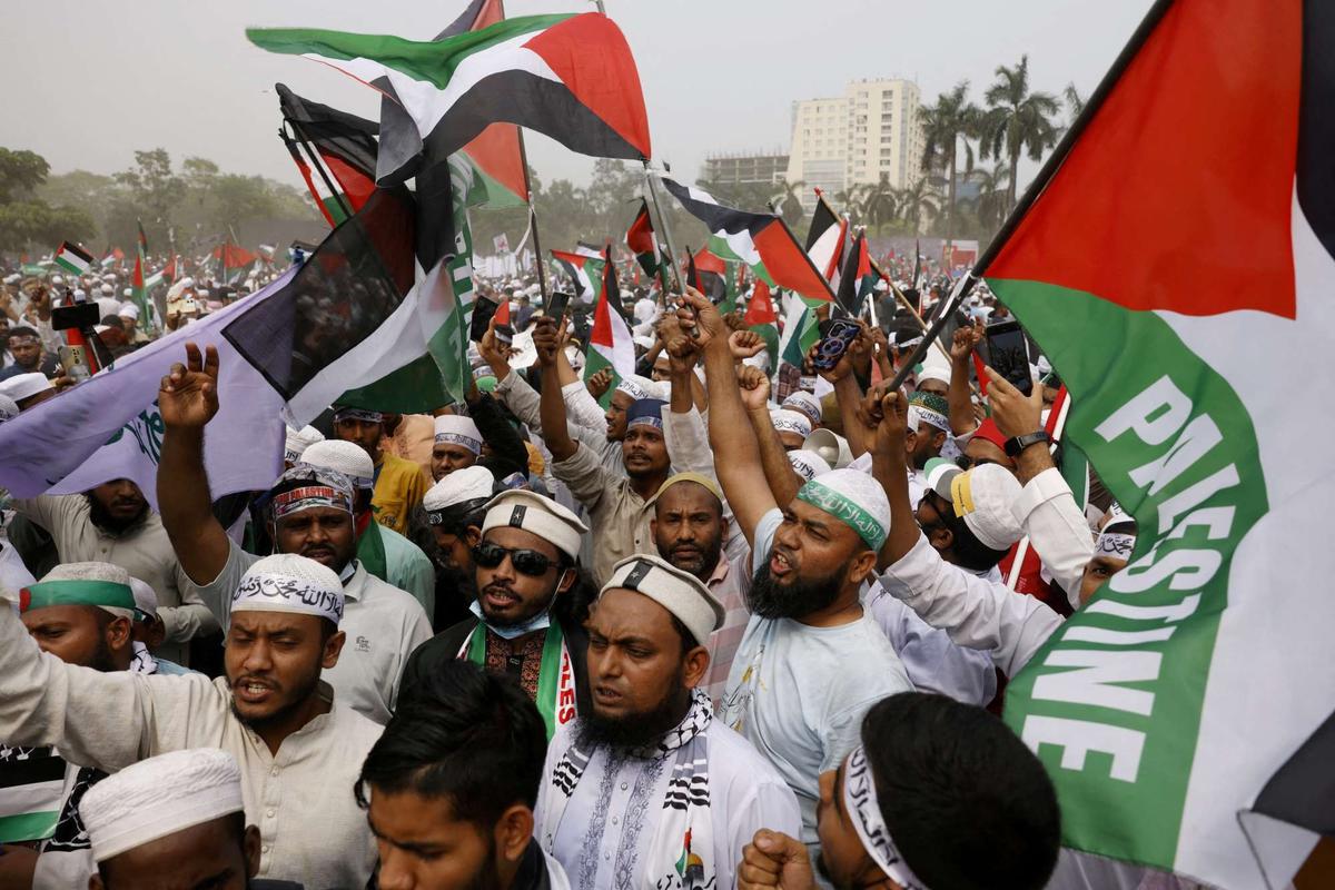 Lautan manusia sesaki aksi solidaritas untuk warga Palestina di Bangladesh