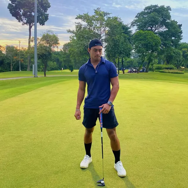 6 Potret Austin Alexander Soetopo, Cowok yang Dicomblangkan ke Fuji