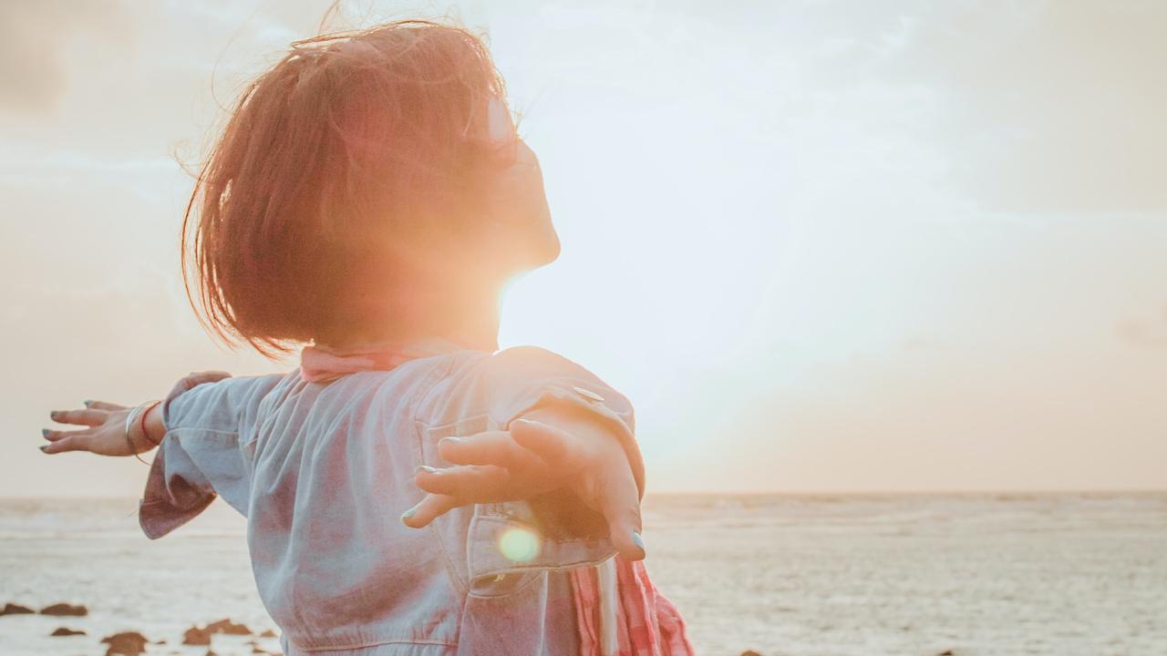 12 Fakta Anak Pertama Perempuan, Miliki Naluri Keibuan
