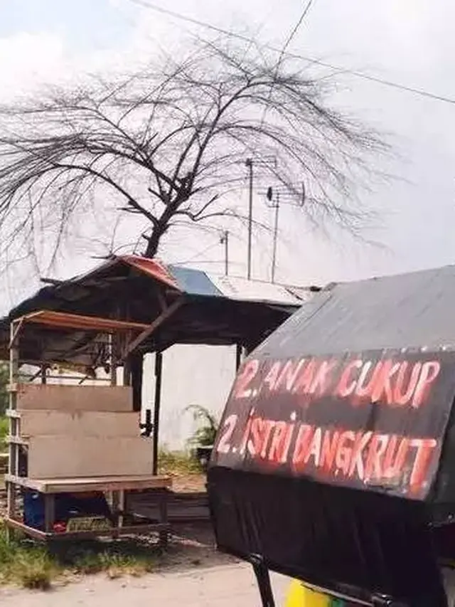 8 Potret Absurd Tulisan di Becak Ini Bikin Orang Geleng Kepala