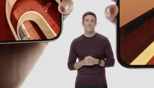 iPhone Duo Resmi Meluncur, HP Lipat Pertama Apple