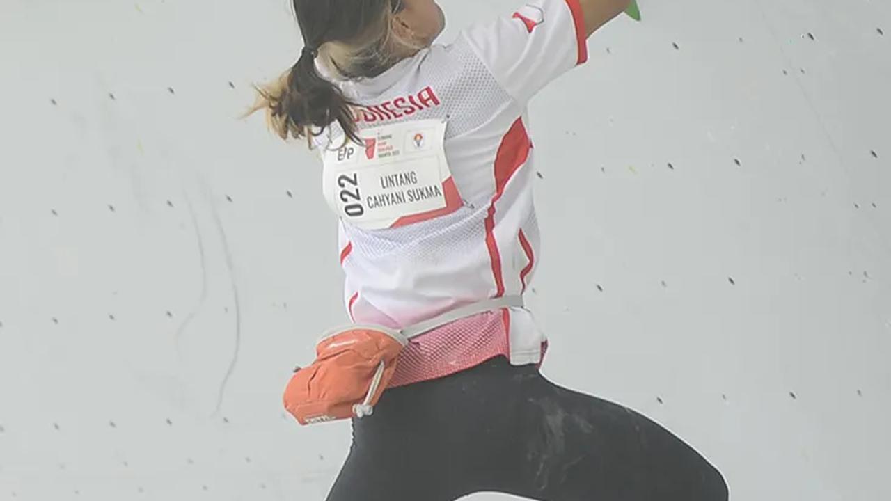 Lintang merupakan satu-satunya atlet panjat tebing putri Indonesia yang lolos babak final  kualifikasi Boulder dan Lead Asian Qualifier Jakarta 2023.
