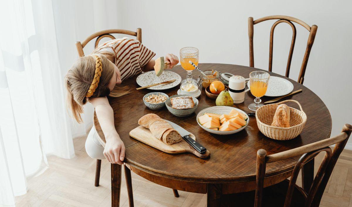 3. Hindari Tidur Setelah Makan<br>