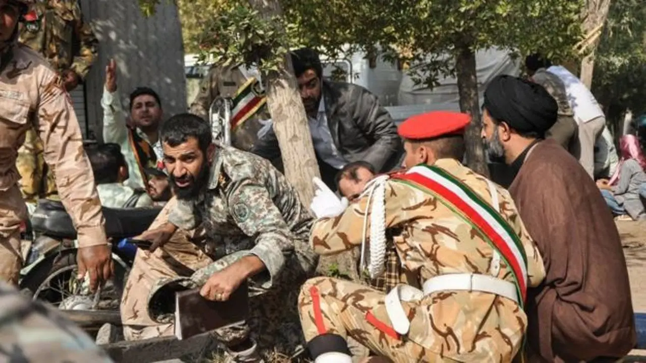 Kelompok bersenjata menyerang parade militer yang digelar di Ahvaz, Iran pada Sabtu 22 September 2018.