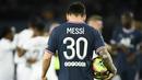 Lionel Messi. Kemungkinan Lionel Messi kembali ke Barcelona diungkapkan oleh Presisen Barcelona, Joan Laporta dalam acara presentasi kembalinya Dani Alves. Ia mengisyaratkan akan membuka pintu bagi La Pulga dengan tetap menghormati kontraknya bersama PSG hingga Juni 2023. (AFP/Bertrand Guay)