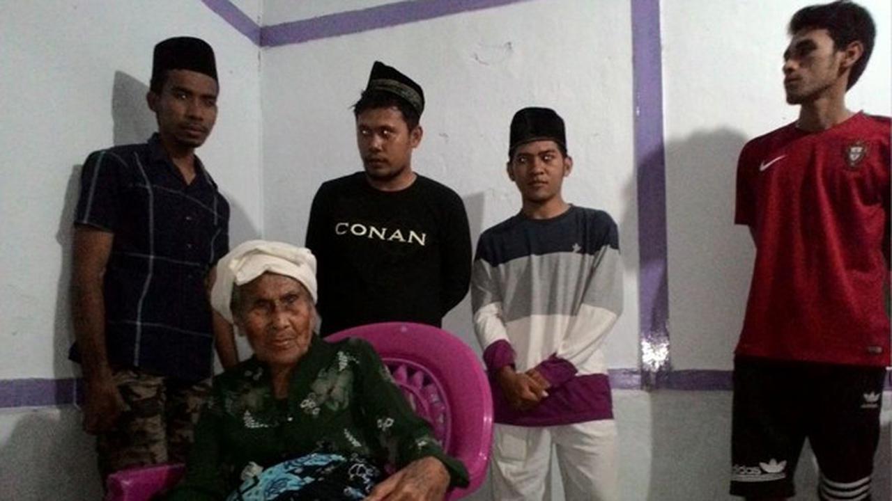 Kado untuk Amina, Penjahit Bendera Merah Putih Pertama di Tidore