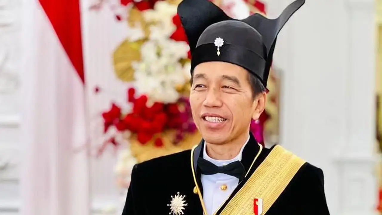 Presiden Jokowi dalam Baju Adat