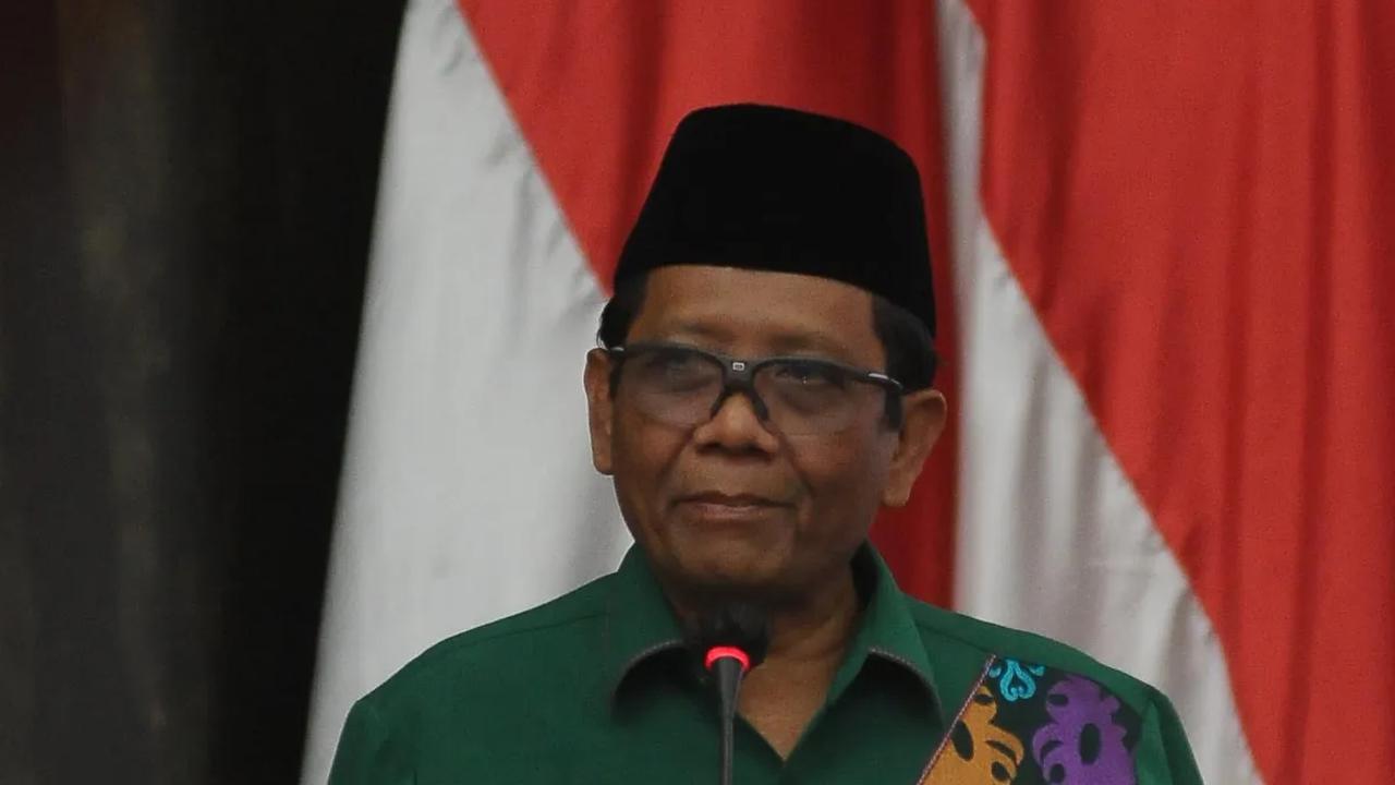 VIDEO: Mahfud Tegas Ganjar Sosok Tepat Pembenar Pembangunan Pemerintah yang Keliru