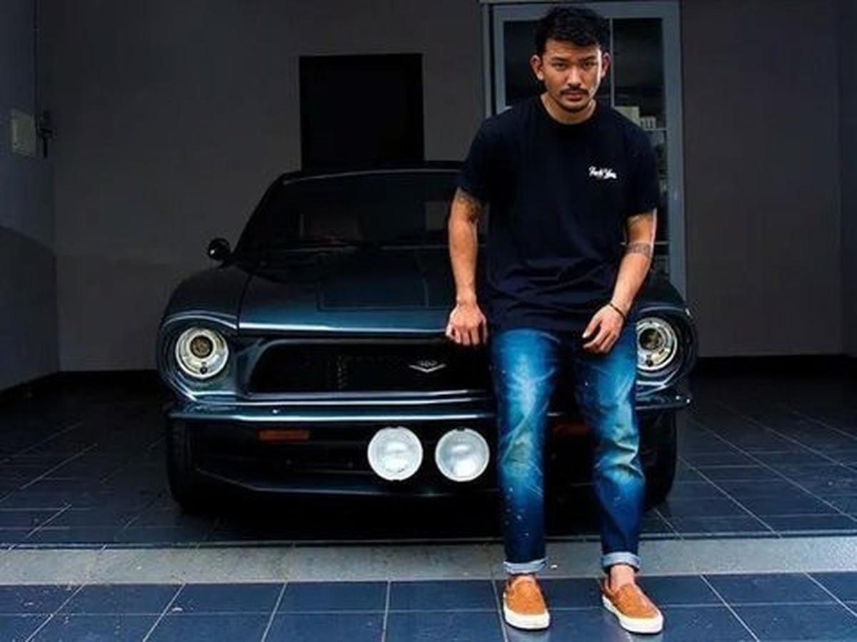 Nostalgia Otomotif! Deretan Artis yang Mengoleksi Mobil Klasik Keren