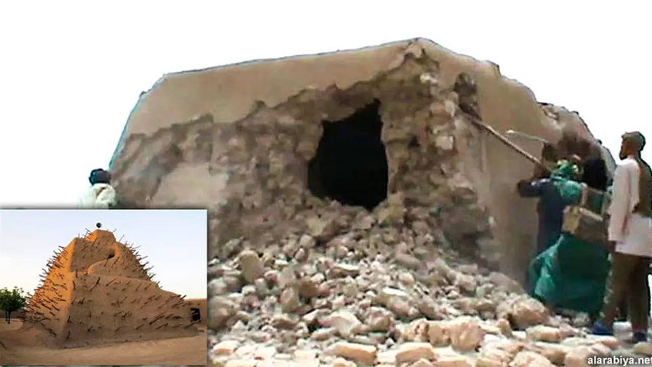 serang-makam-timbuktu121225a.jpg