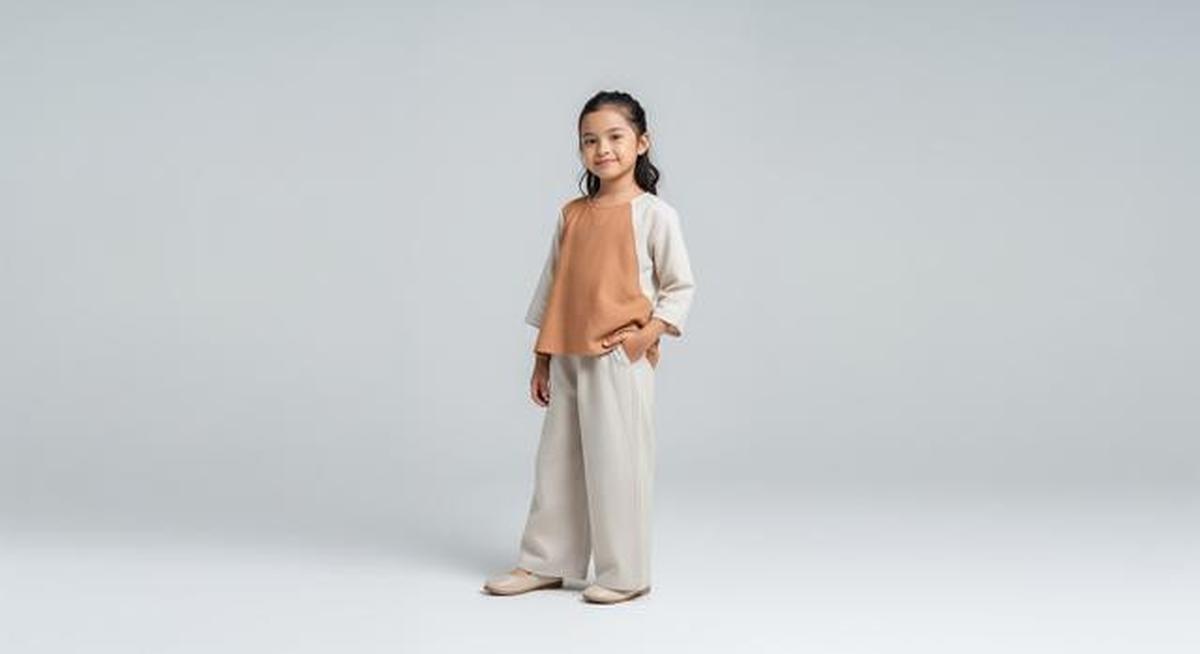 10 Model Celana Panjang Anak Perempuan yang Lucu dan Elegan, Cocok Dikenakan saat Libur Akhir Tahun 2025