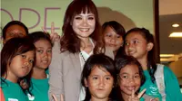 Alena Wu Berbagi dengan Murid-murid Sekolah Khusus Anak Jalanan