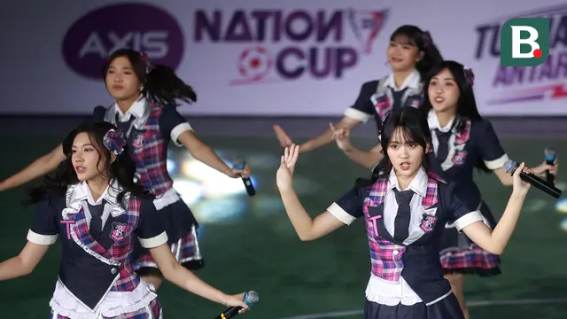Foto: JKT48 Tampil Energik di Grand Final AXIS Nation Cup 2023