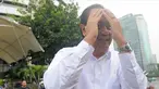 Mantan pegawai PT Garuda Indonesia, Kapten Agus Wahjudo usai menjalani pemeriksaan di Gedung KPK, Jakarta, Selasa (13/2). Agus diperiksa sebagai saksi atas tersangka mantan direktur utama PT Garuda Indonesia, Emirsyah Satar. (Liputan6.com/Herman Zakharia)