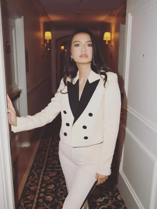 Inspirasi Outfit Blazer Ala Raline Shah
