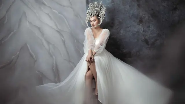 6 Pemotretan Terbaru Feby Febiola Bertema Serba Putih, Tampil Bak Bidadari