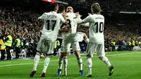 Real Madrid meraih kemenangan 2-0 atas Valencia pada laga pekan ke-14 La Liga Spanyol, di Santiago Bernabeu, Sabtu (1/12/2018) malam waktu setempat. (AFP/Oscar Del Pozo)