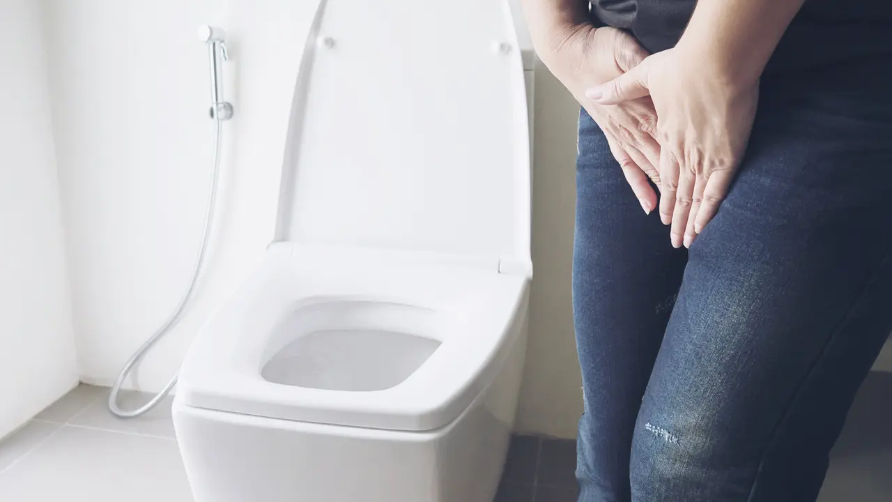 <a href="https://www.freepik.com/free-photo/woman-holding-hand-near-toilet-bowl-health-problem-concept_3805699.htm">Image by jcomp on Freepik</a>
