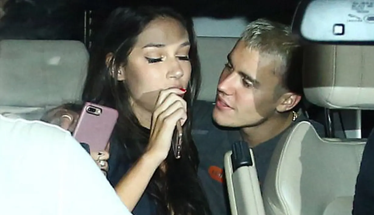 Saat itu Justin sedang menggelar konser di Rio de Janeiro di Brazil. Setelah itu, ia bersama wanita iu terlihat memasuki mobil dan meninggalkan Hotel Fasano.  (doc.dailymail.com)