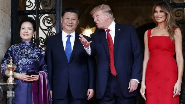 Peng Liyuan, Xi Jinping, Donald Trump, dan Melania Trump Saat Pertemuan di Mar-a-Lago, Florida, AS (Alex Brandon/AP)