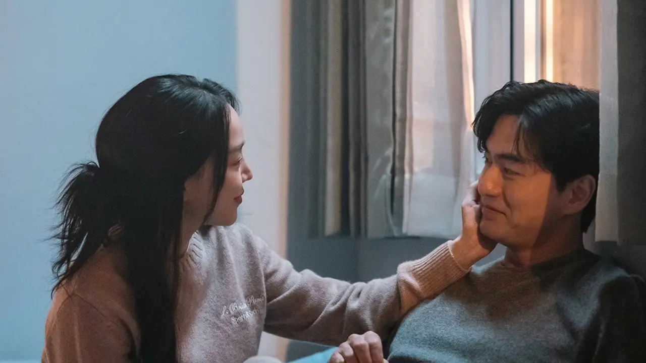 Shin Hye Sun dan Lee Jin Wook dalam drakor Dear Hyeri. (ENA via Soompi)