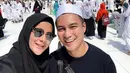 Pasangan Baim Wong dan Paula Verhoeven beberapa tahun lalu bertolak ke Tanah Suci untuk menjalankan ibadah umrah. Penampilan Paula Verhoeven dengan hijab berhasil curi perhatian. Parasnya yang cantik saat berhijab bikin pangling. (Liputan6.com/IG/@paula_verhoeven)