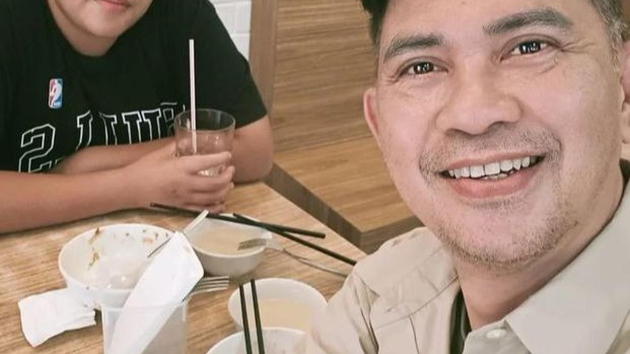 Diketahui bahwa sang putra kini telah memasuki usia remaja dan mulai memasuki masa SMA.<br>