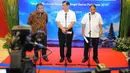 Menko Bidang Kemaritiman Luhut Binsar Panjaitan (tengah) memberi keterangan terkait target devisa pariwisata, Jakarta, Senin (18/3). Sebanyak 20 juta wisatawan ditargetkan mengunjungi Indonesia pada 2019. (Liputan6.com/Angga Yuniar)