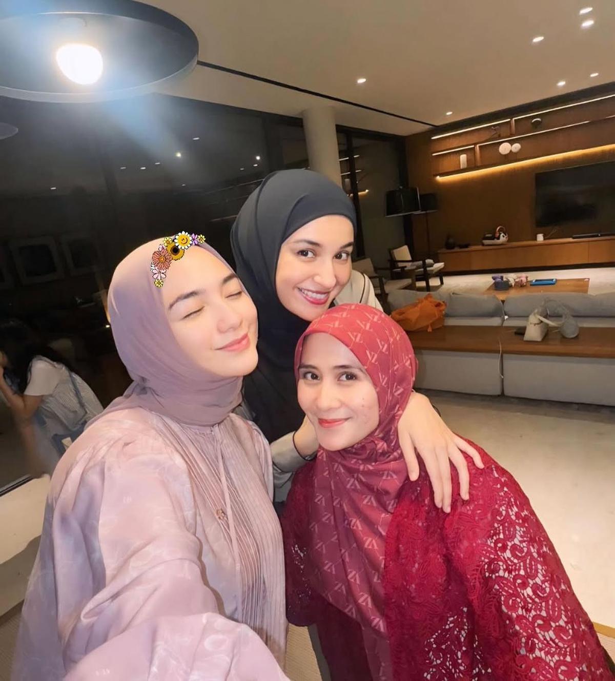Potret Shireen Sungkar Silaturahmi Lebaran ke Rumah Citra Kirana
