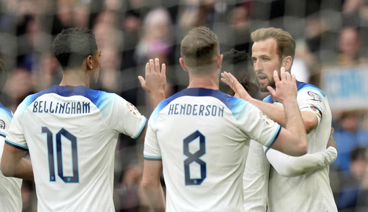 Dalam laga yang digelar di kandang The Three Lions, Stadion Wembley, tersebut dua gol Inggris diciptakan Harry Kane pada menit ke-37 memanfaatkan assist Bukayo Saka.