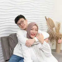 Angelina Sondakh mengenang momen membohongi Keanu Massaid. Ia mengaku sekolah selama dipenjara di Rutan Pondok Bambu Jakarta. (Foto: Dok. Instagram @angelinasondakh09)