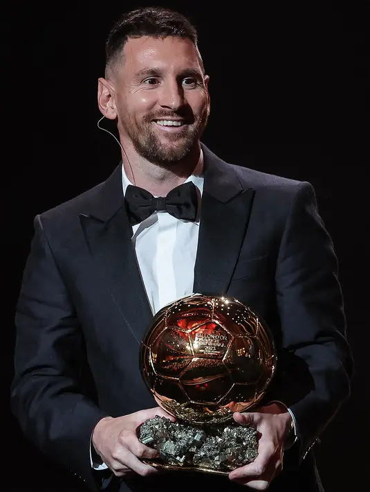 Messi berada di urutan pertama mengungguli dua nama lainnya, yakni Erling Haaland dan Kylian Mbappe, yang masing-masing menempati peringkat kedua dan ketiga. (FRANCK FIFE / AFP)