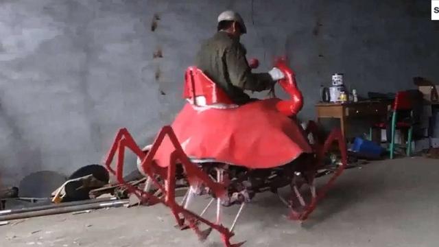 Kreatif, Petani Ciptakan Kendaraan Unik Berbentuk Kepiting