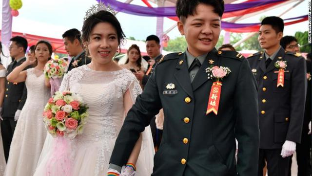 Tentara LGBT di Taiwan berpartisipasi dalam acara nikah massal, direstui oleh militer dan negara (AFP)