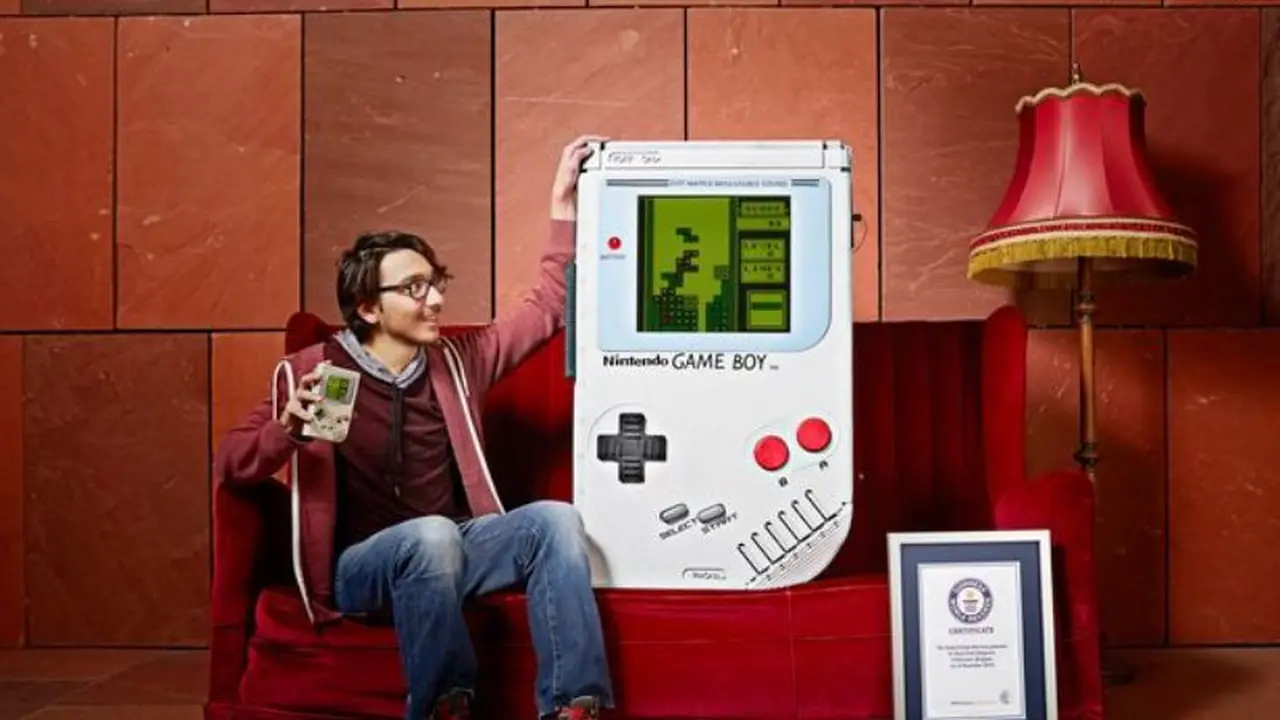 Pecahkan Rekor, Game Boy Raksasa Ciptaan Mahasiswa Jenius