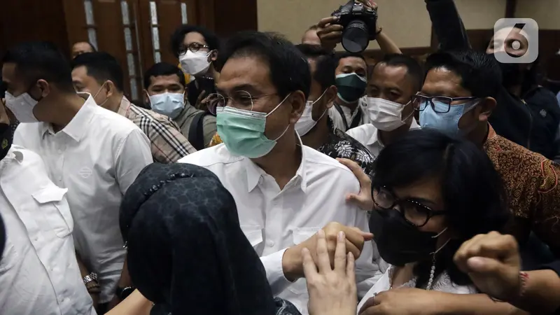 FOTO: Suap Penanganan Perkara, Mantan Wakil Ketua DPR Azis Syamsuddin Dihukum 3 Tahun 6 Bulan Penjara