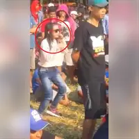 Mungkin beginilah jadinya kalau kamu terlalu senang menyambut datangnya hari Sabtu. (Foto: Facebook)