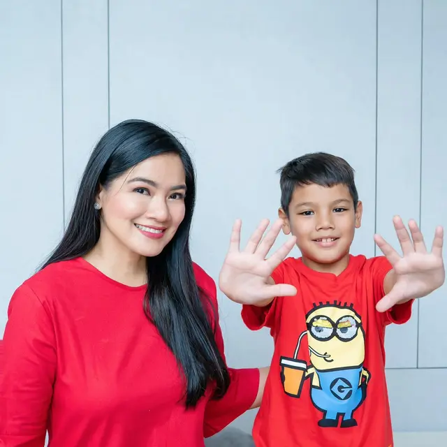 [Fimela] Titi Kamal dan Christian Sugiono
