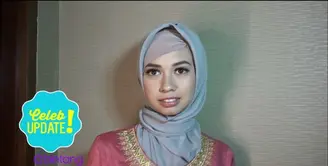 Yuki Kato menggunakan hijab saat berperan di dalam film Cahaya Cinta Pesantren. Dalam kehidupan nyata, apakah Yuki akan benar-benar menggunakan hijab? 