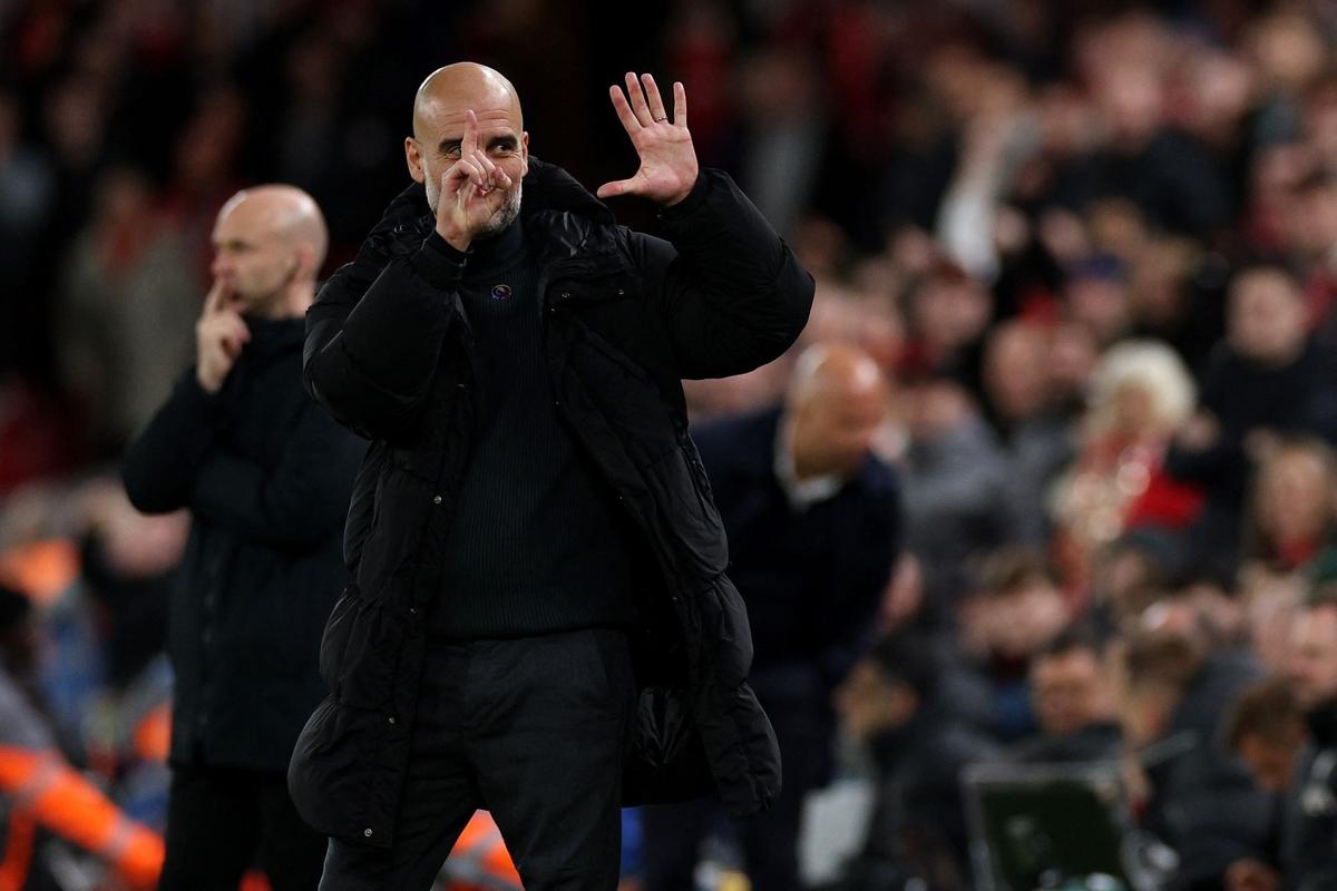 Gaya Pep Guardiola Pamer 6 Jari untuk Balas Ejekan Pendukung Liverpool