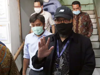 Novel Baswedan bersama perwakilan pegawai KPK yang tidak lolos TWK usai menyerahkan dokumen baru dan tambahan informasi terkait pelaporan pelanggaran HAM saat proses alih status pegawai KPK menjadi ASN, Gedung Komnas HAM, Jakarta, Selasa (8/6/2021). (Liputan6.com/Helmi Fithriansyah)