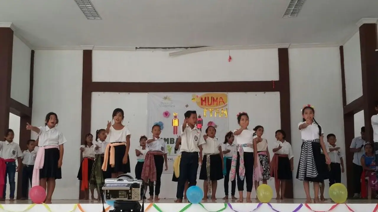 Penampilan dari Anak-anak di Festival Huma Itah