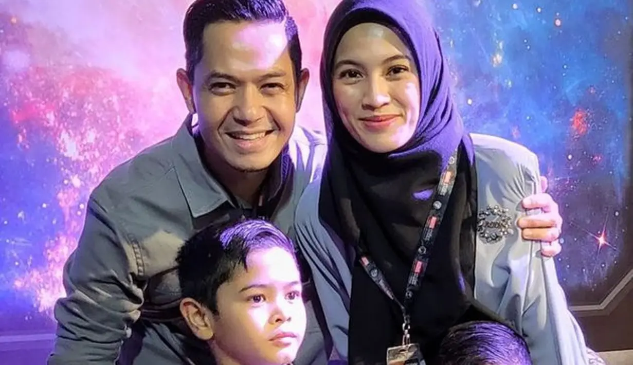 Keluarga yang satu ini memang tak pernah absen dalam merayakan ulangtahun setiap anggota keluarganya. (Instagram @ichaseobandono)