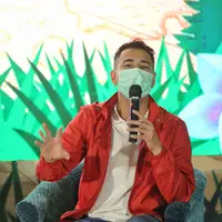 Raffi Ahmad Prescon animasi Lorong Waktu Si Aa di kawasan Dharmawangsa, Jakarta Selatan, Selasa (15/12/2020). (Adrian Putra/Fimela.com)