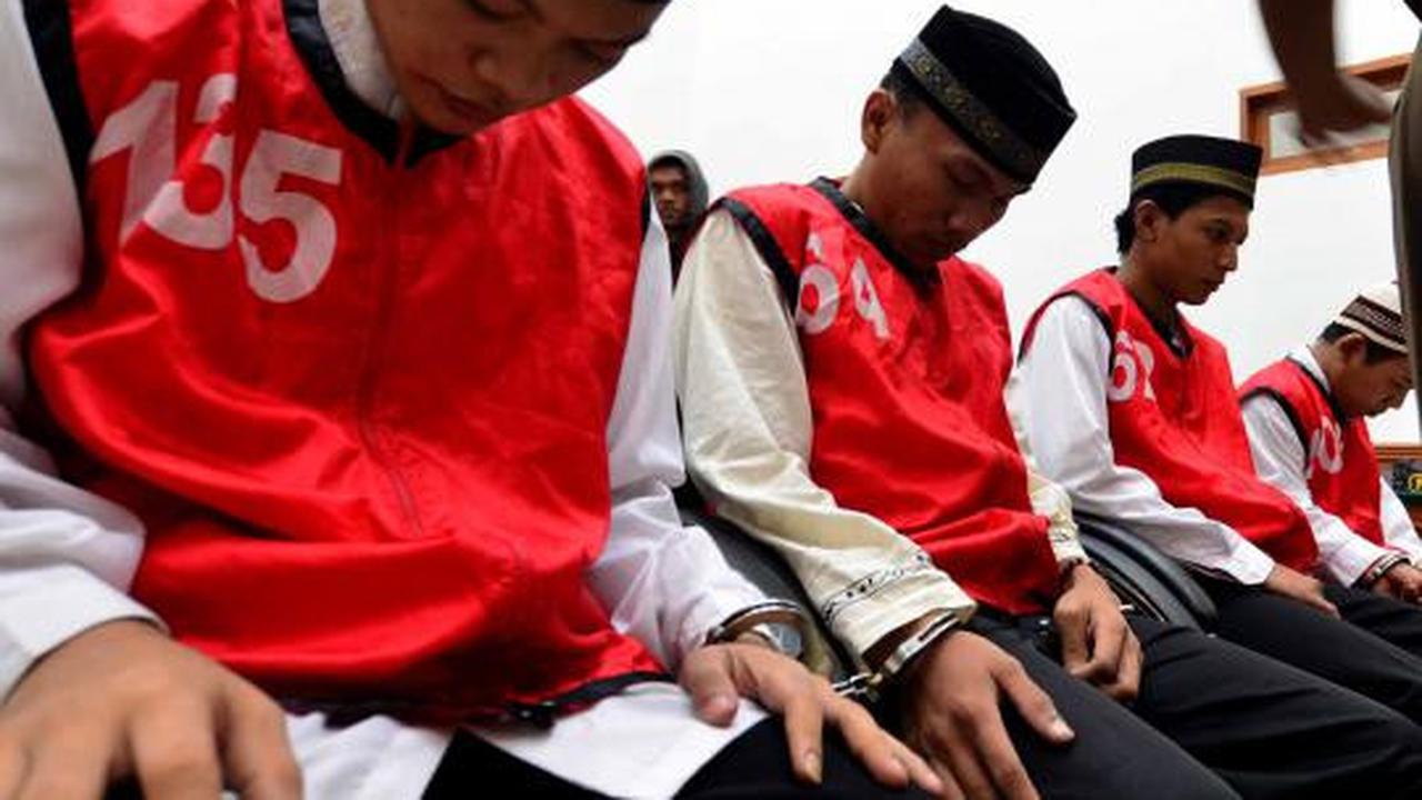 Vonis seumur hidup di sidang Livia