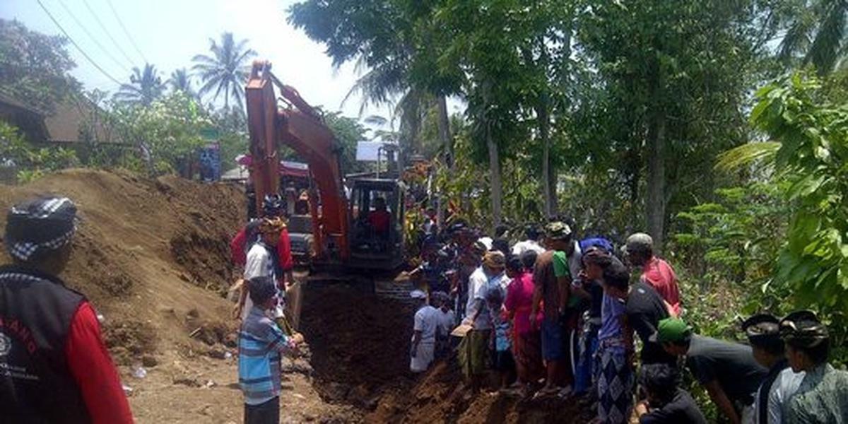 Dibunuh bersamaan dan dikubur massal