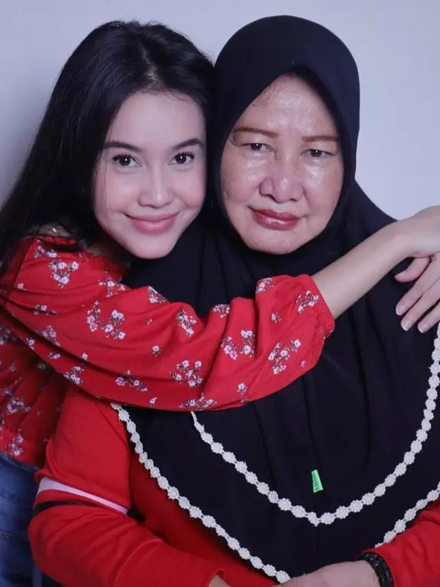 7 Pesona Bella Nurmala, Pemeran Shinta Dalam Sinetron Topeng Kaca