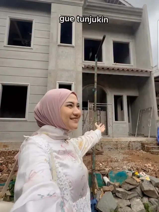 Nadzira Shafa Bangun Rumah